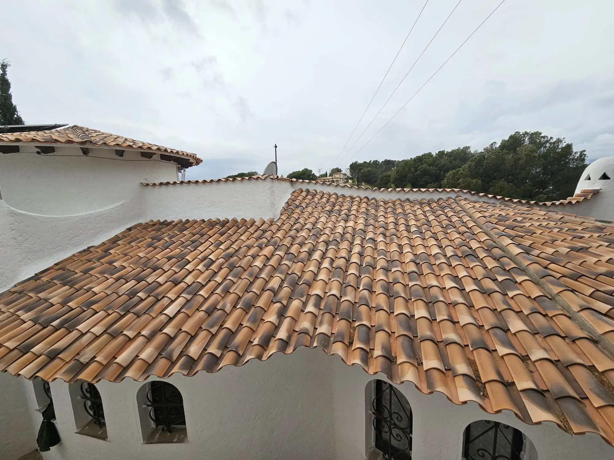 Completed roof renovation with traditional tiles in Calpe, Costa Blanca