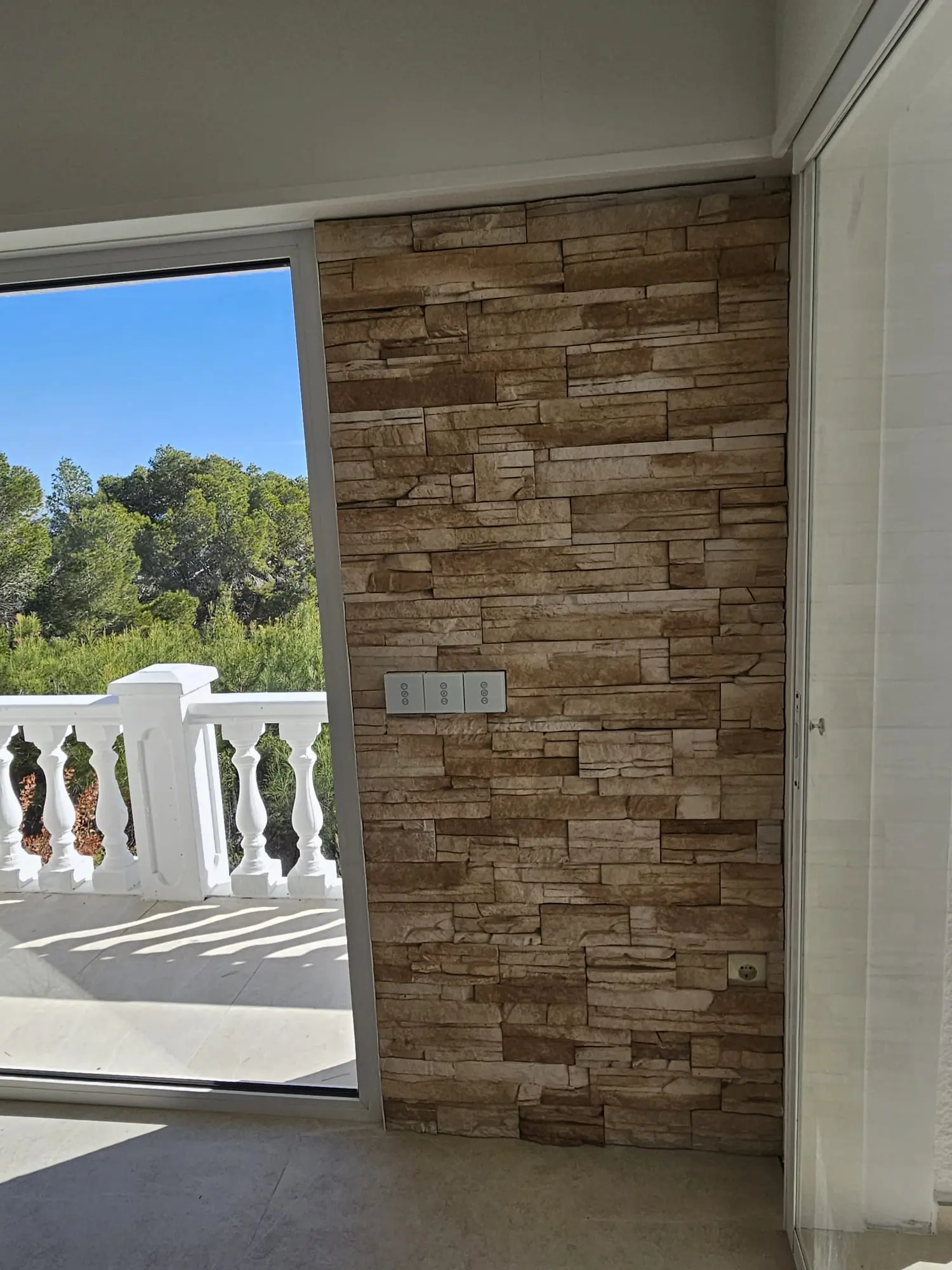 Professional wall tile installation in Benidorm