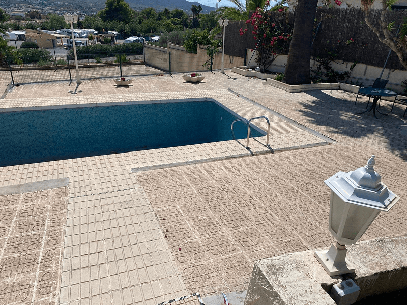 Pool before renovation in Altea